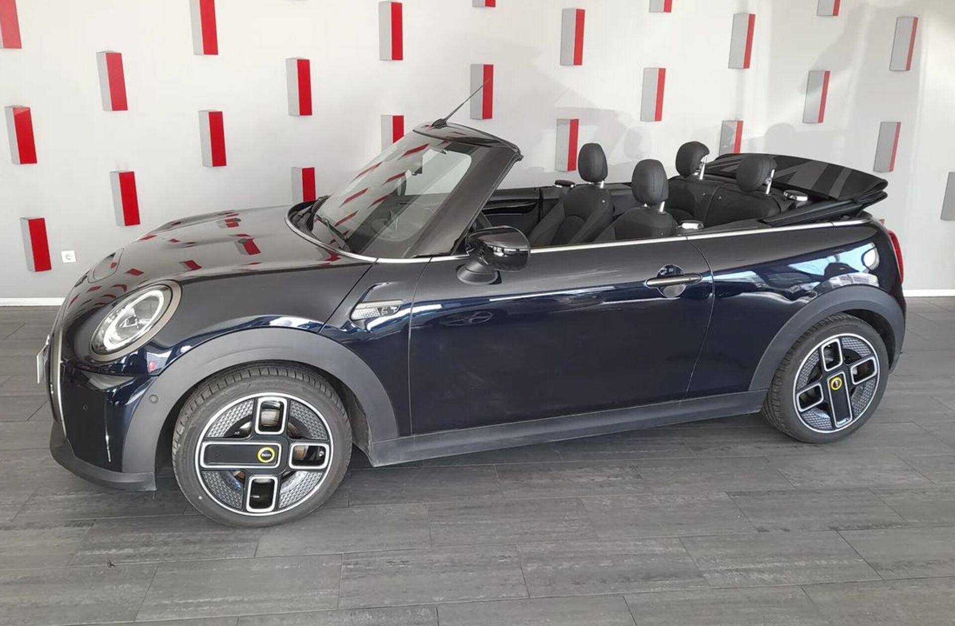 MINI Mini Cooper SE Essential