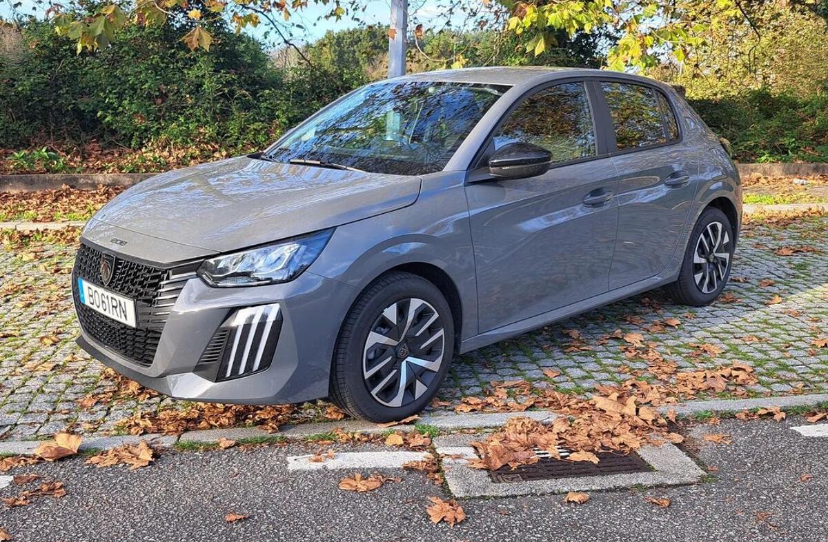 PEUGEOT 208 1.2 Hybrid Active e-DCS6