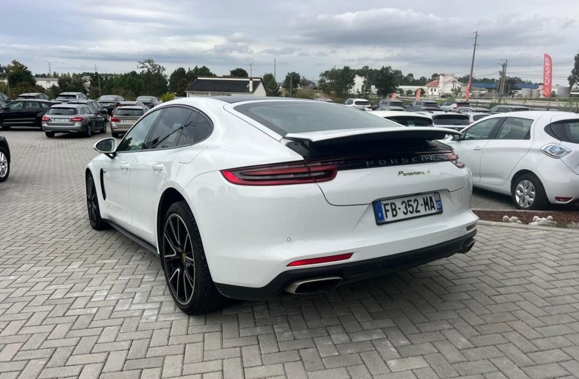 PORSCHE Panamera 4 E-Hybrid