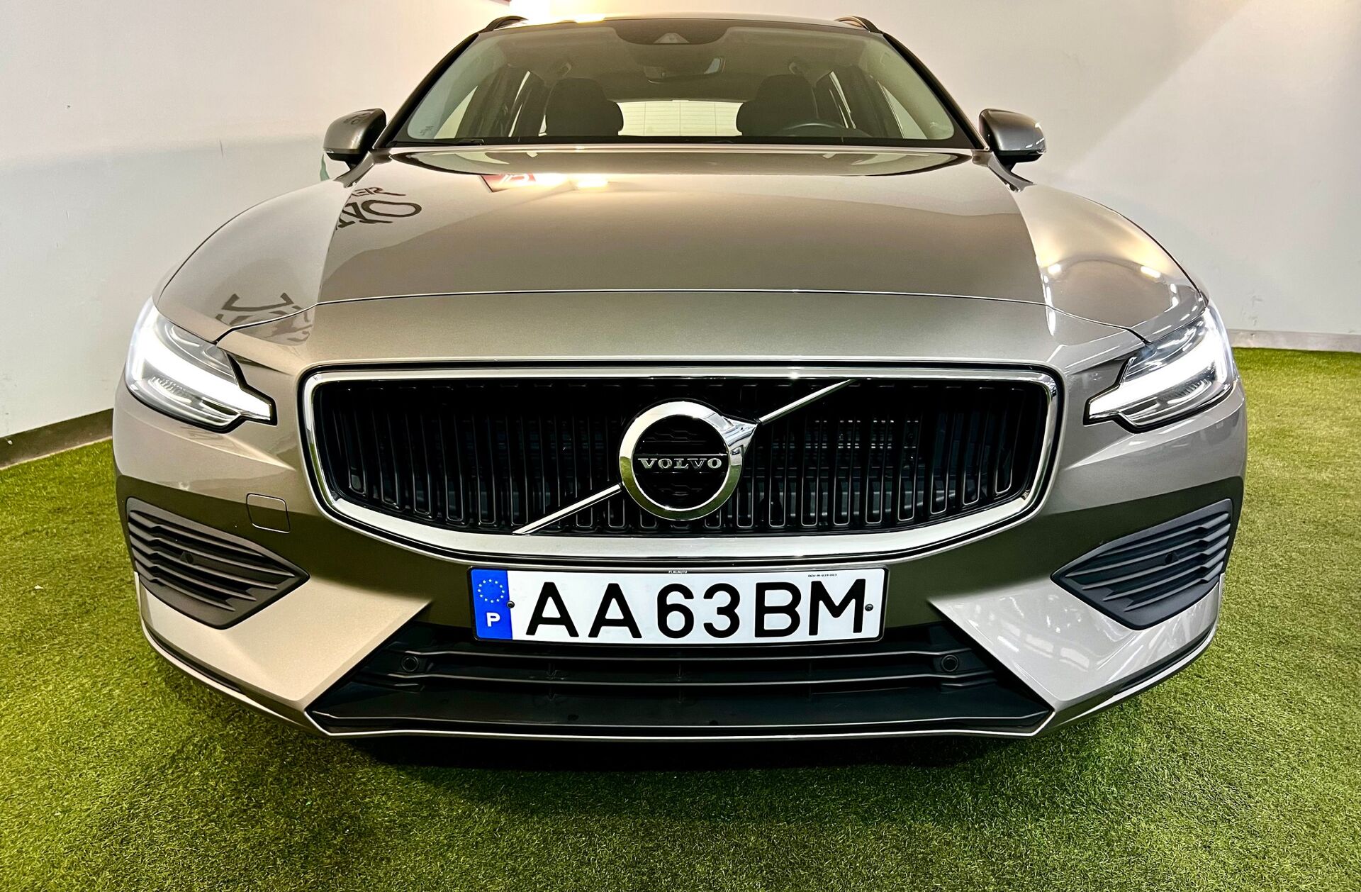 VOLVO V60 2.0 T8 AWD TE Momentum