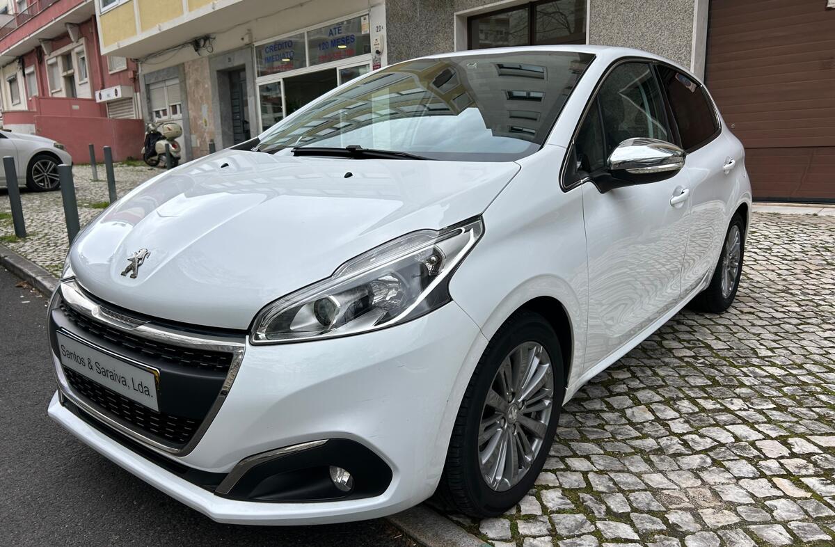 PEUGEOT 208 1.2 VTi Allure