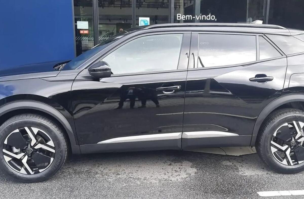 PEUGEOT 2008 1.2 PureTech Allure