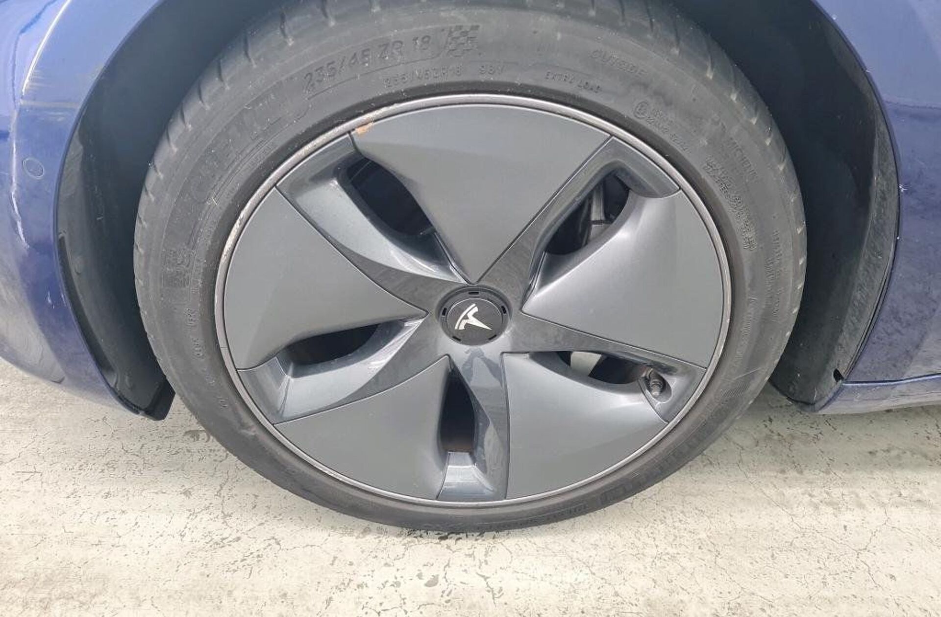 TESLA Model 3 Standard Range Plus RWD