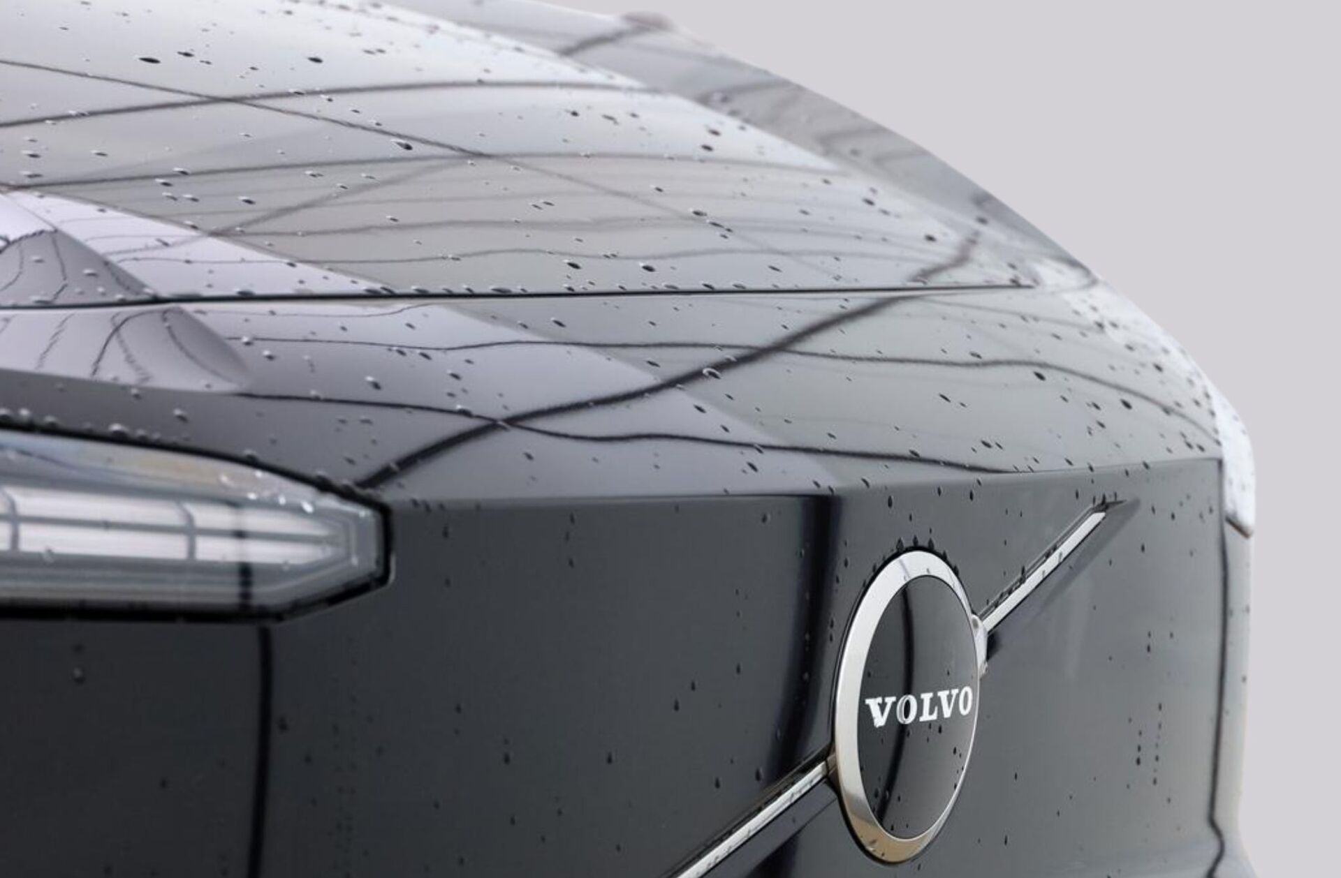 VOLVO EX30 51 kWh Single Motor Plus