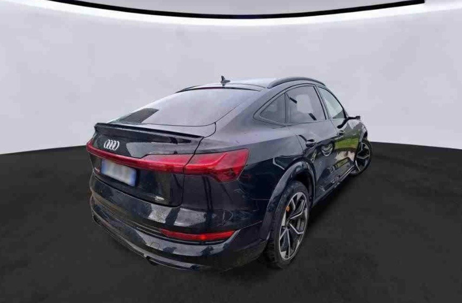 AUDI e-tron S quattro