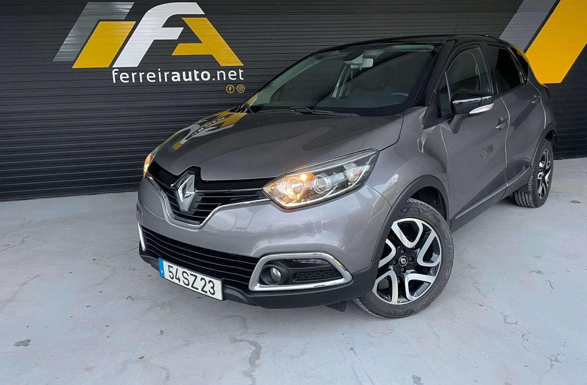 RENAULT Captur 0.9 TCe Exclusive
