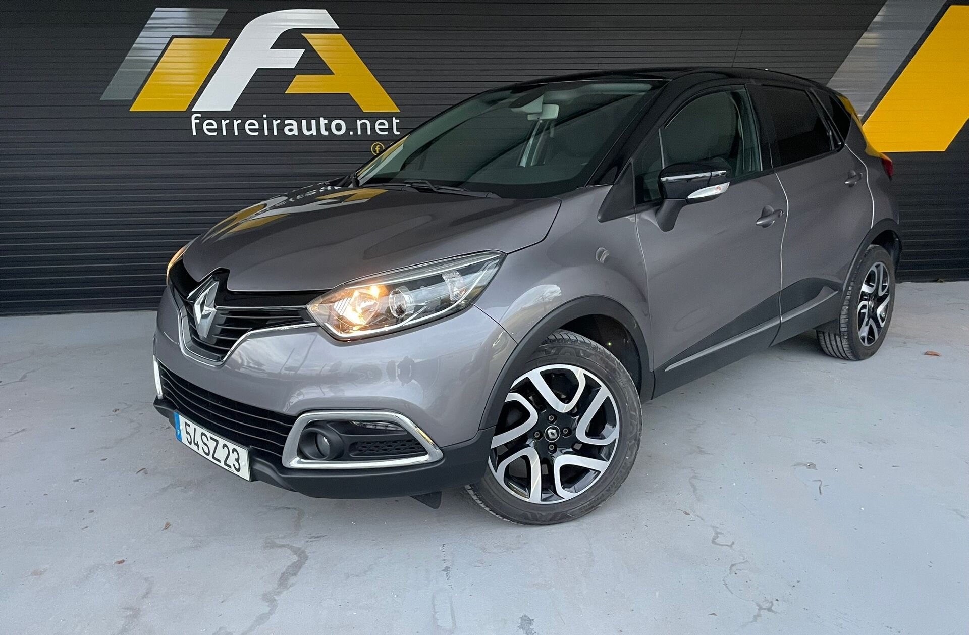 RENAULT Captur 0.9 TCe Exclusive