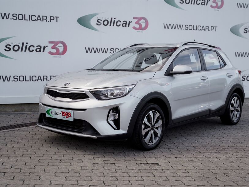 KIA Stonic 1.2 Dynamic com 50 860 km por 16 500 € Stand Solicar Lda