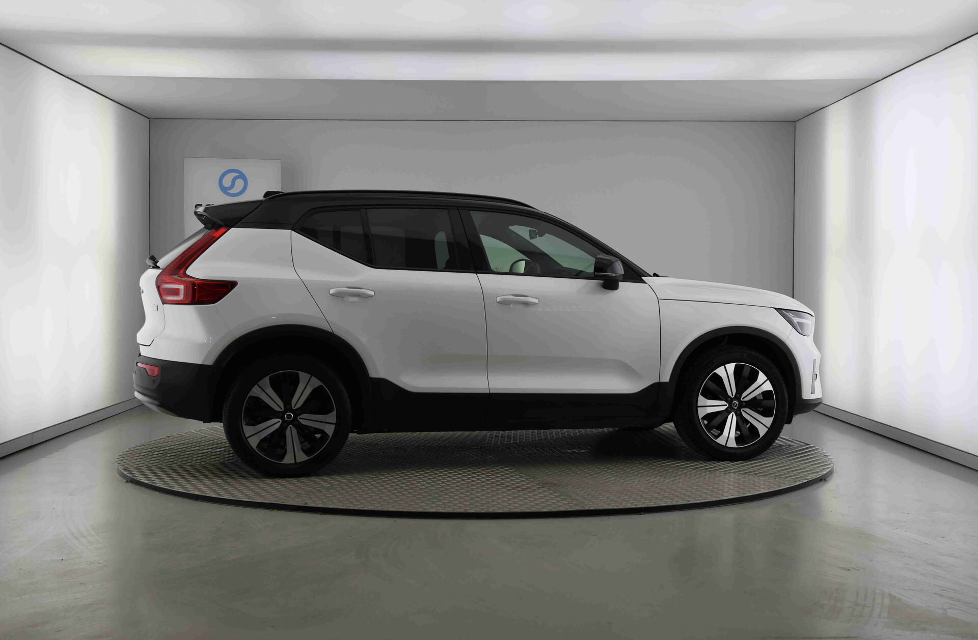 VOLVO XC40 Recharge Core