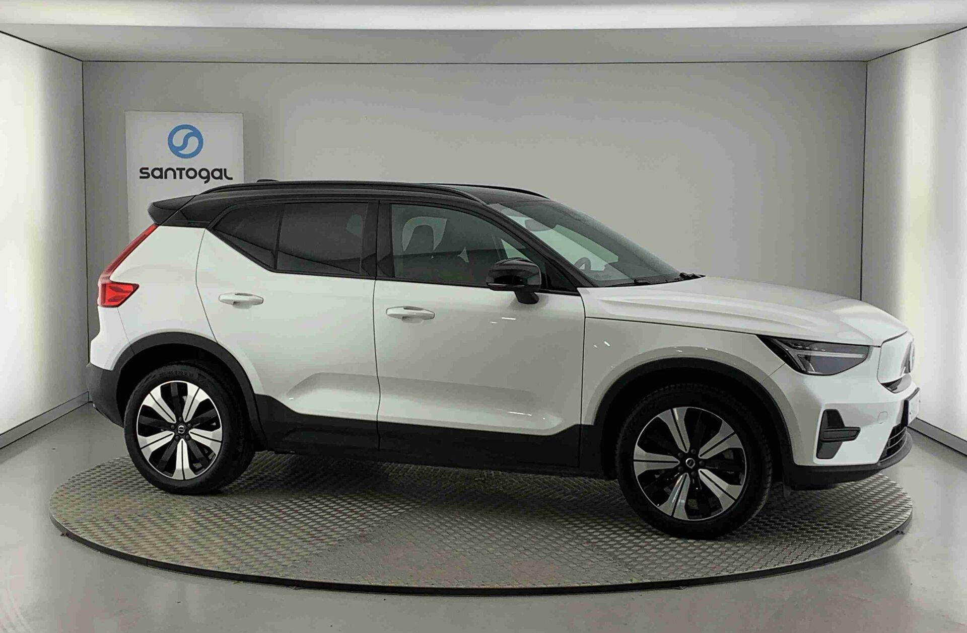 VOLVO XC40 Recharge Core