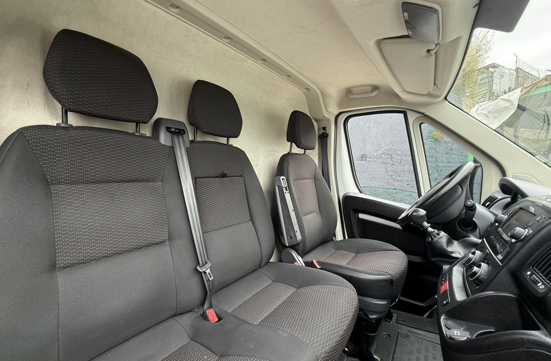 PEUGEOT Boxer 2.2 BlueHDi 335 L3H2 Premium