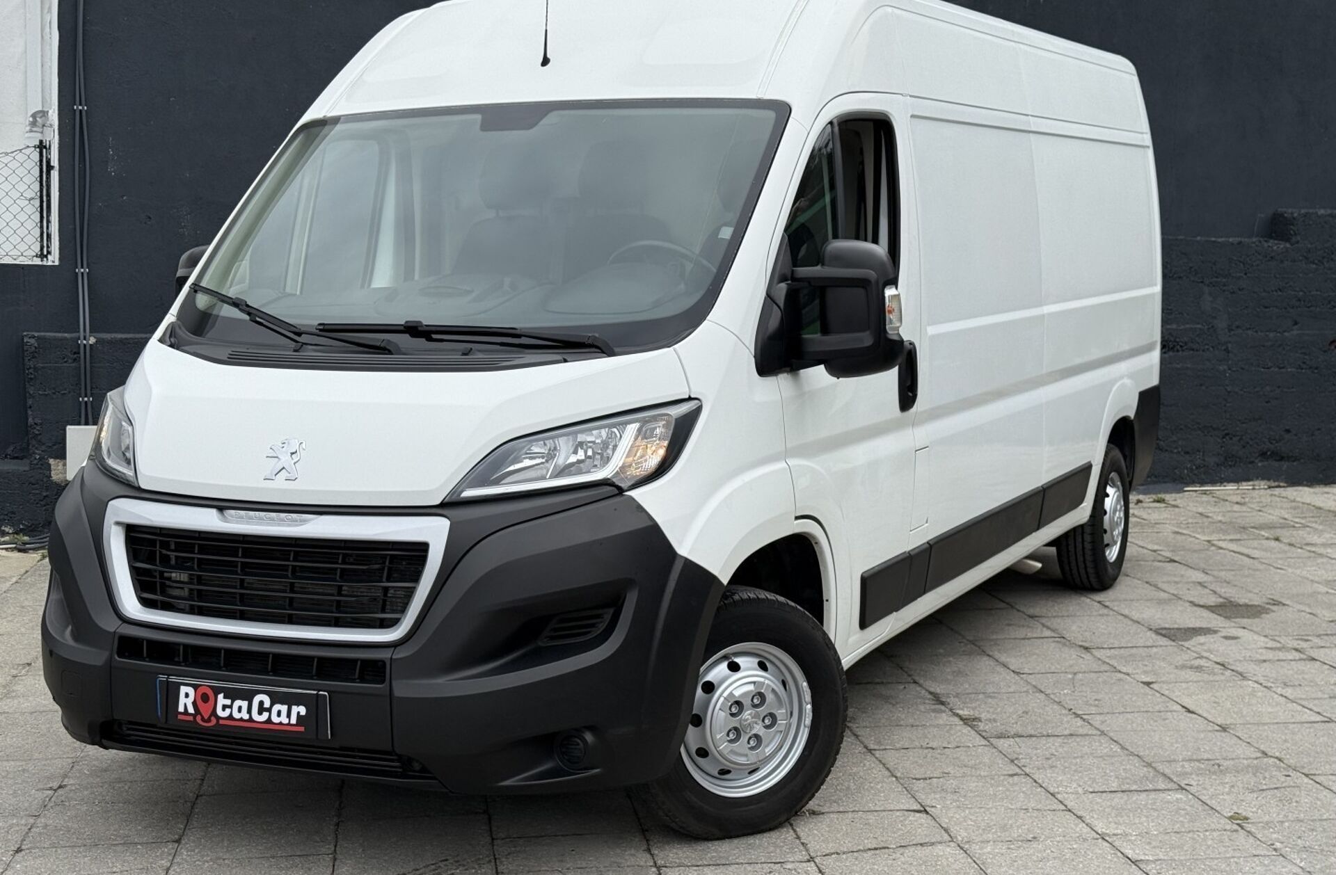 PEUGEOT Boxer 2.2 BlueHDi 335 L3H2 Premium