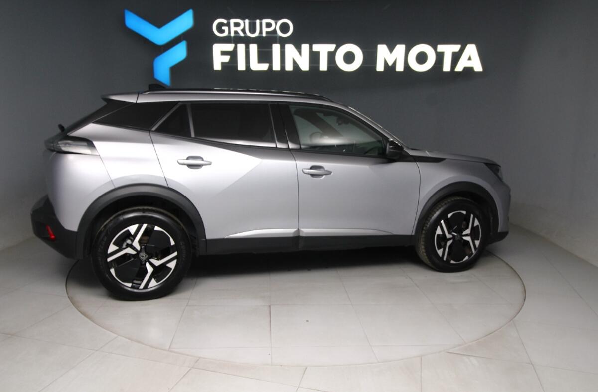 PEUGEOT 2008 1.2 PureTech Allure