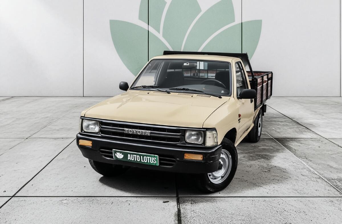 TOYOTA Hilux 2.4 D LN110L XCab