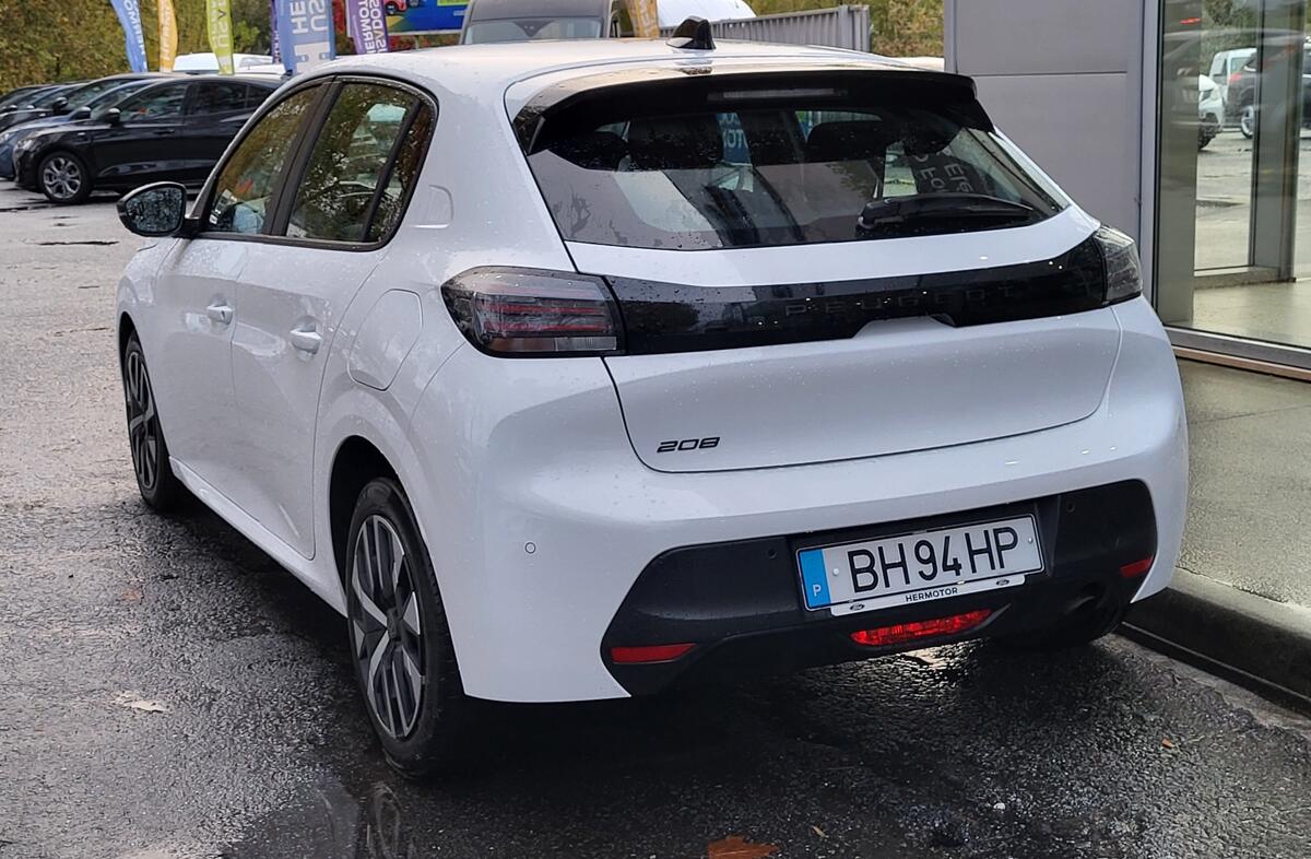 PEUGEOT 208 1.2 PureTech Active