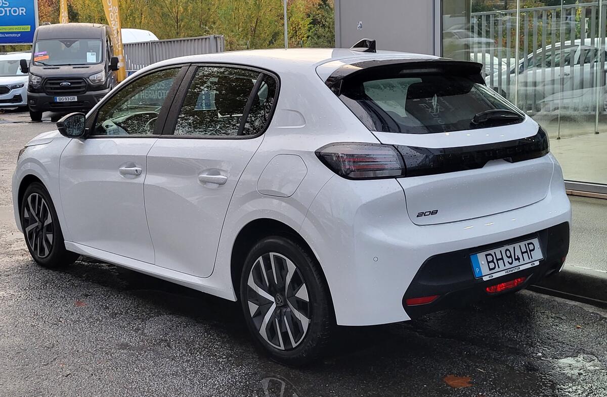 PEUGEOT 208 1.2 PureTech Active