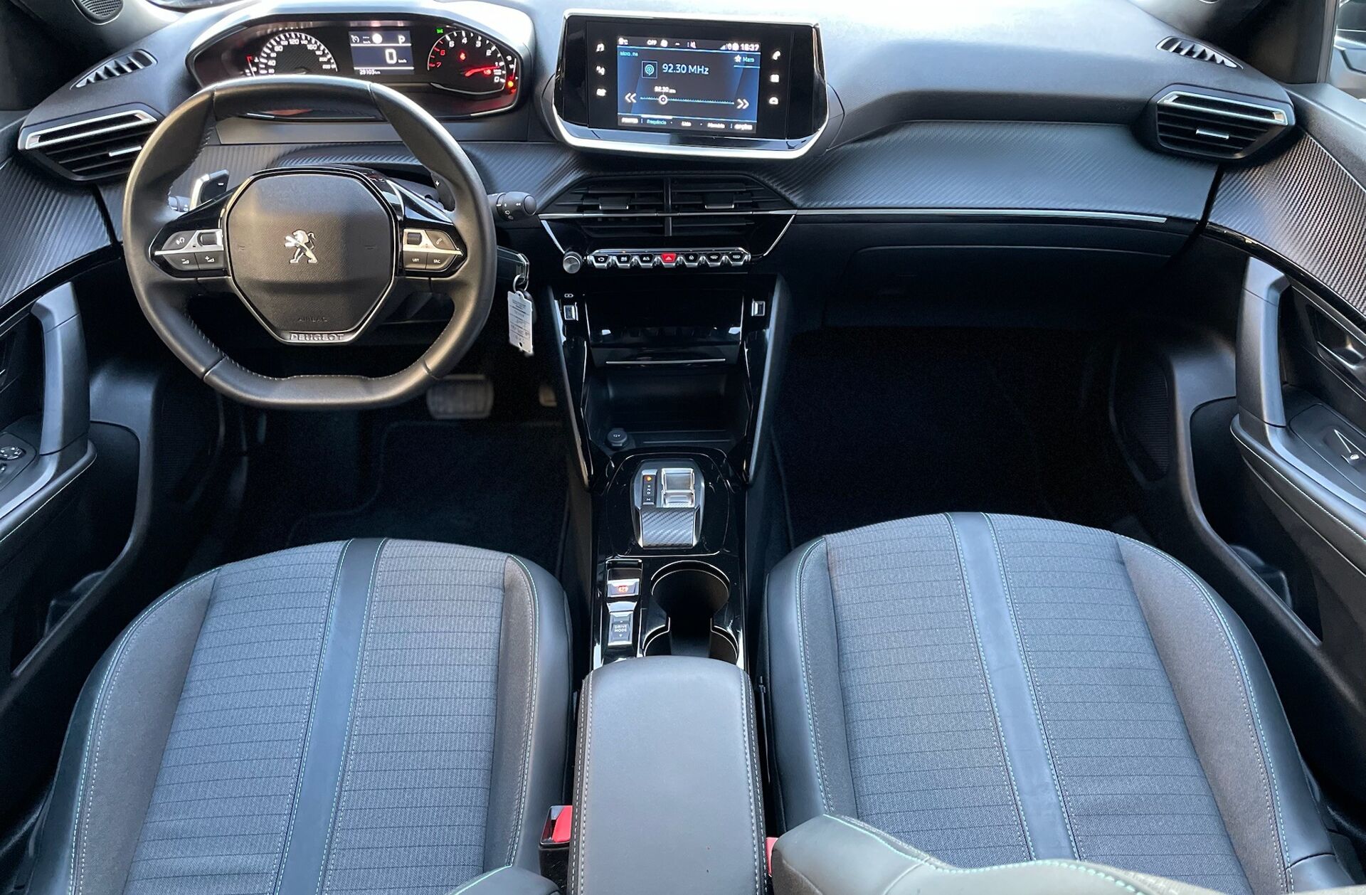 PEUGEOT 2008 1.2 PureTech Allure Pack EAT8