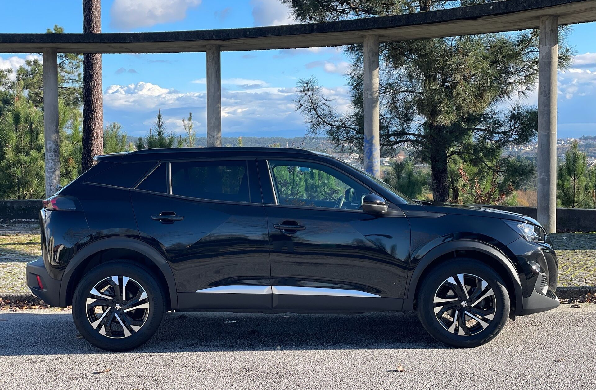 PEUGEOT 2008 1.2 PureTech Allure Pack EAT8