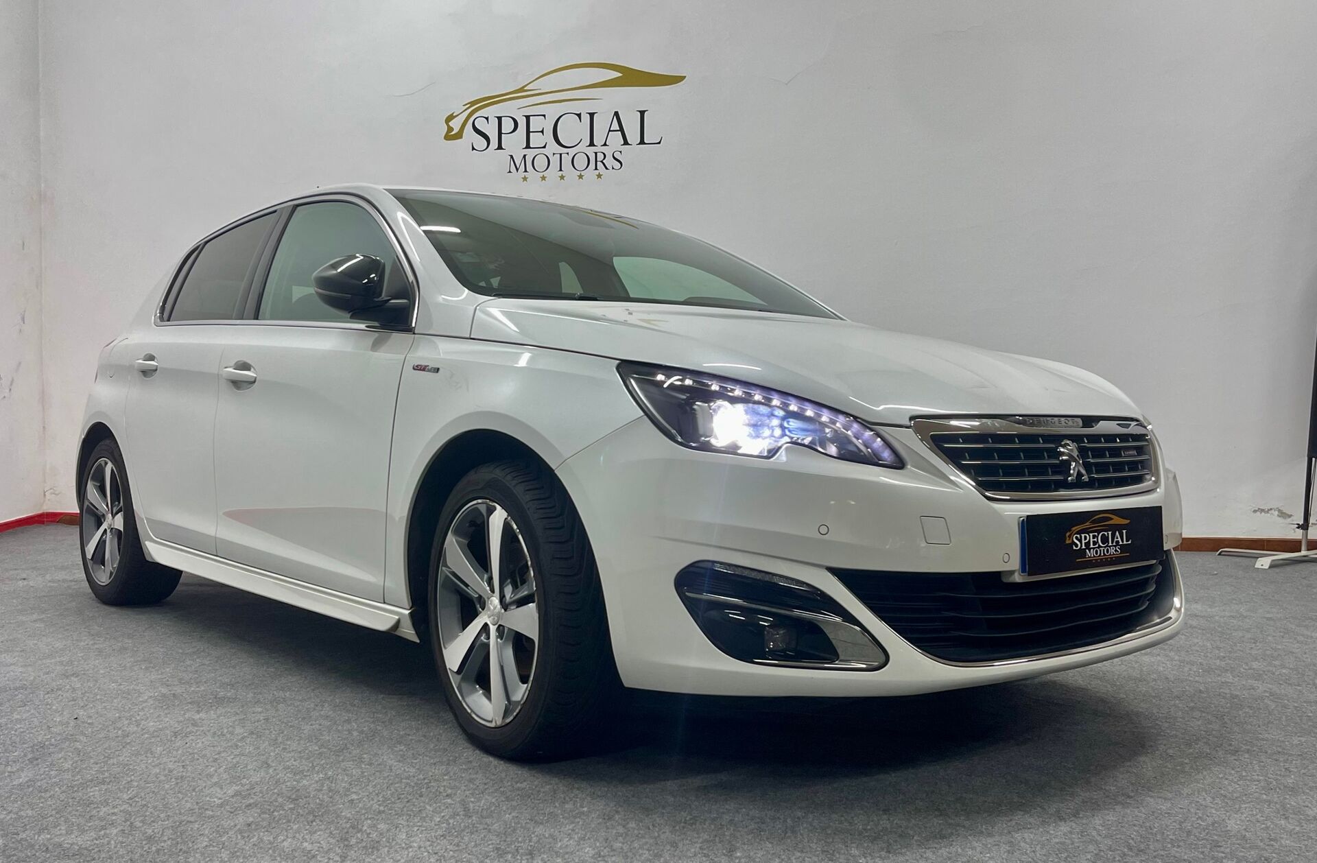 PEUGEOT 308 1.2 PureTech GT Line