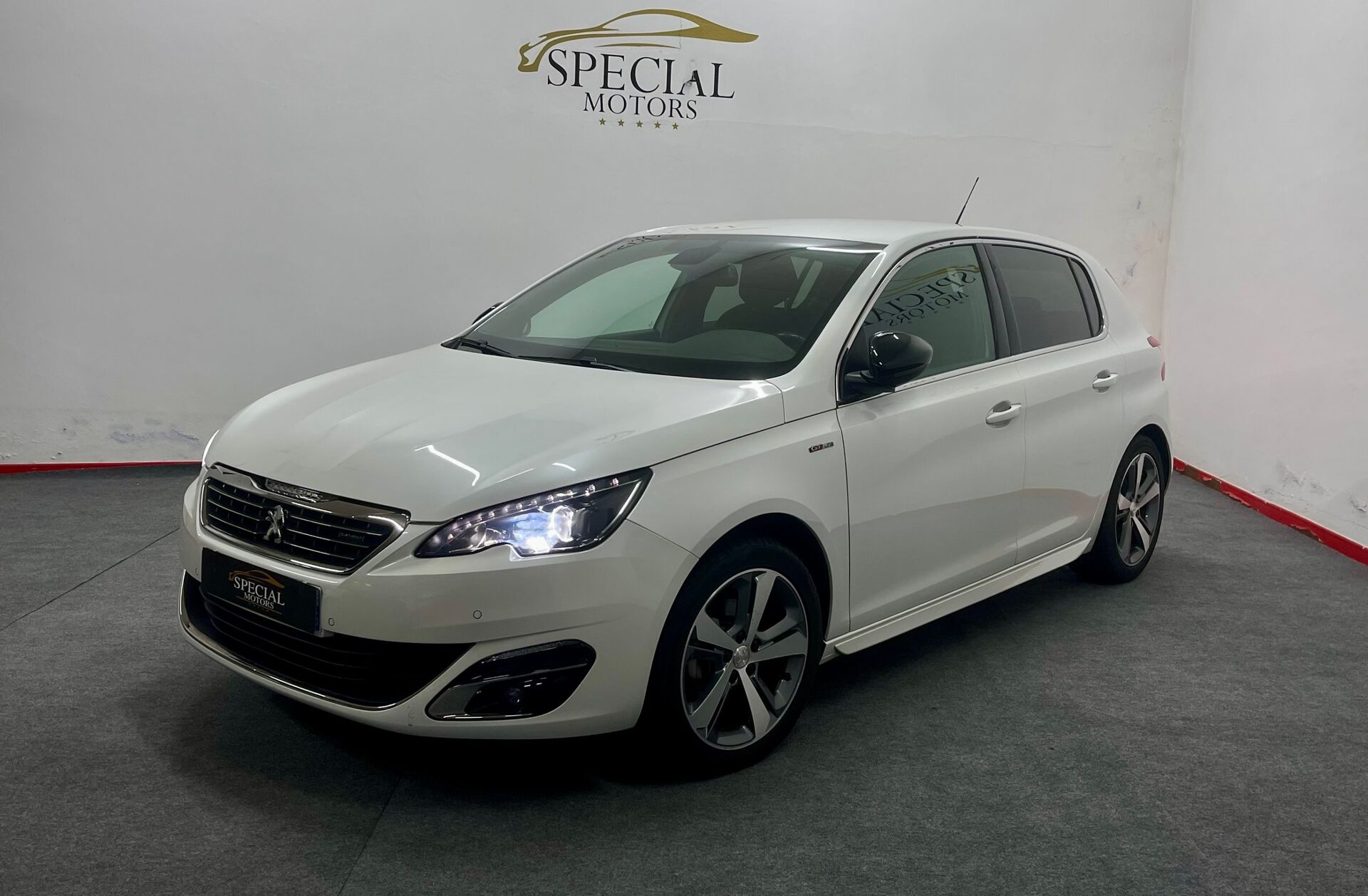 PEUGEOT 308 1.2 PureTech GT Line