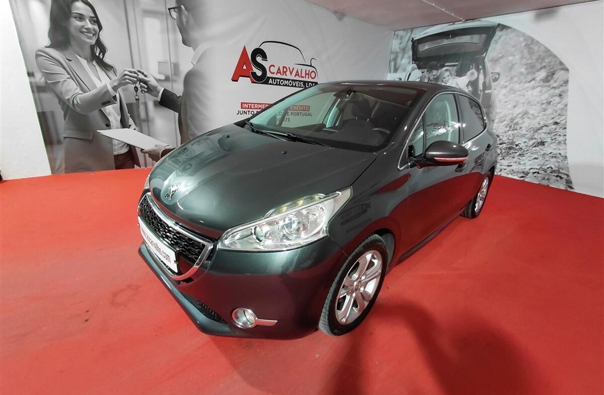 PEUGEOT 208 1.4 HDi Allure