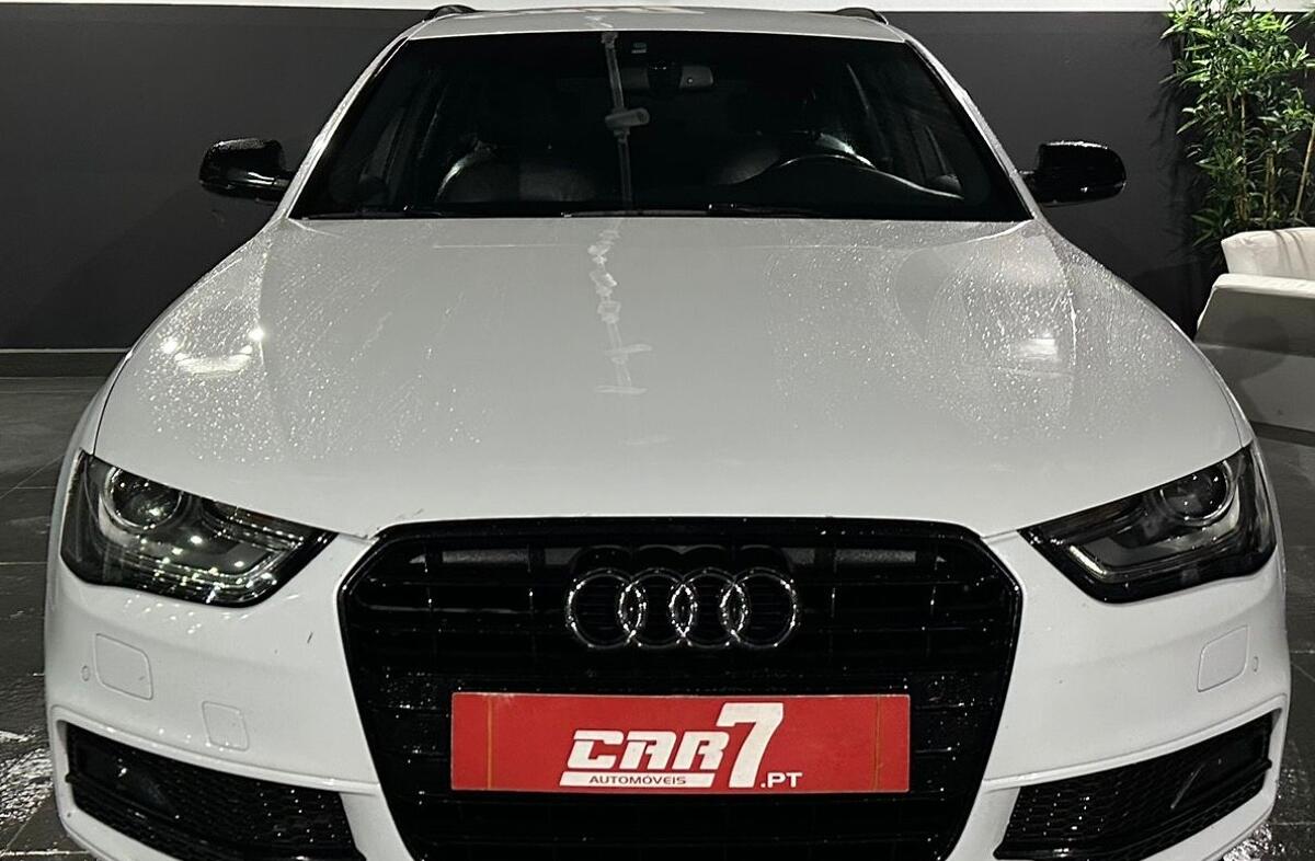 AUDI A4 2.0 TDi Business Line S-line