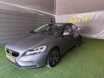 VOLVO V40 2.0 D3 Momentum Geartronic