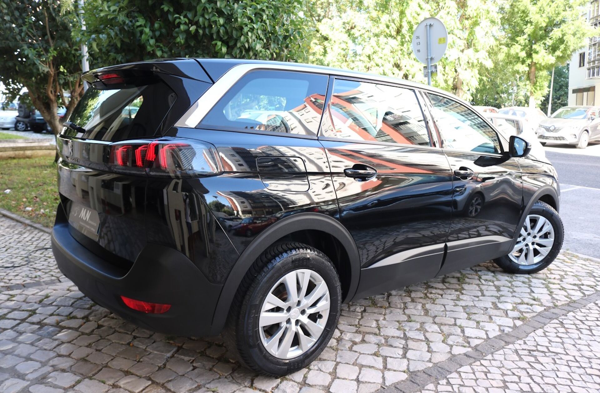 PEUGEOT 5008 1.5 BlueHDi Active Pack