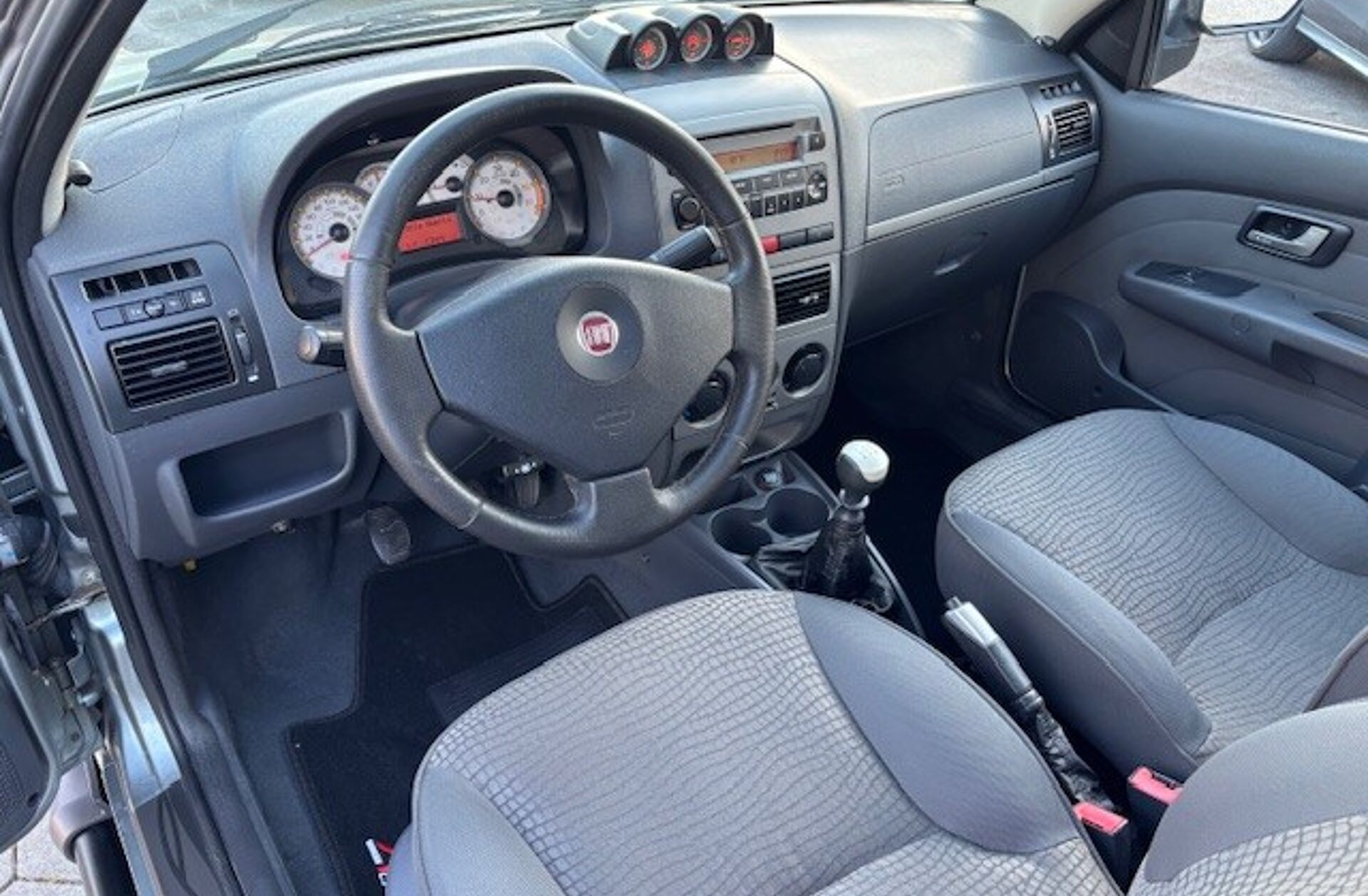 FIAT Strada 1.3 M-Jet CD Adventure