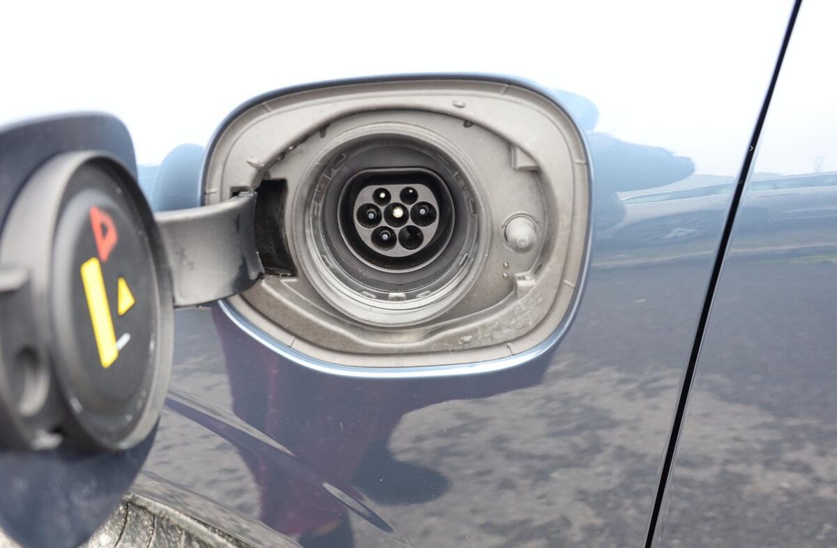 VOLVO XC60 2.0 T6 PHEV Core AWD