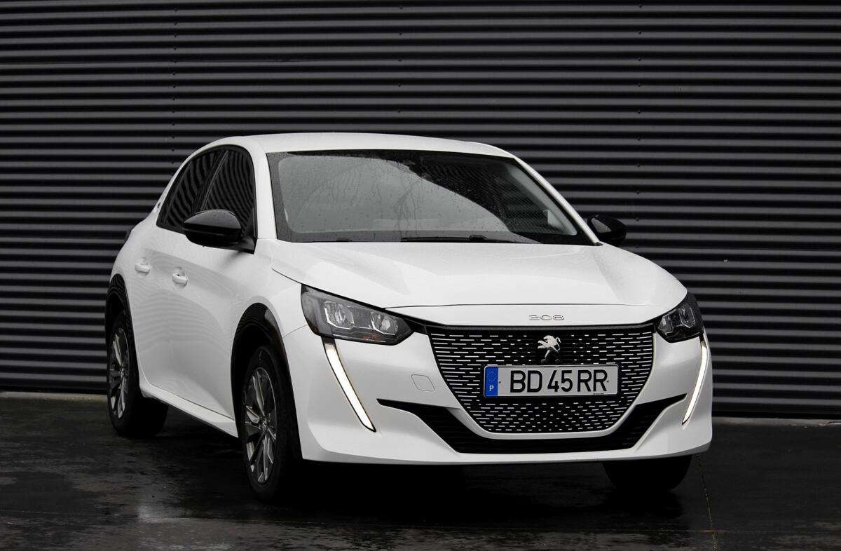 PEUGEOT 208 e- 51 kWh GT