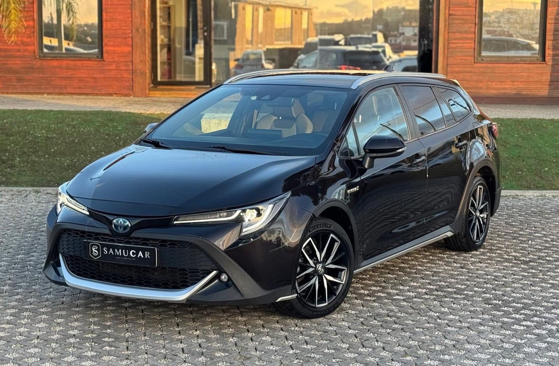 TOYOTA Corolla 1.8 Hybrid Comfort