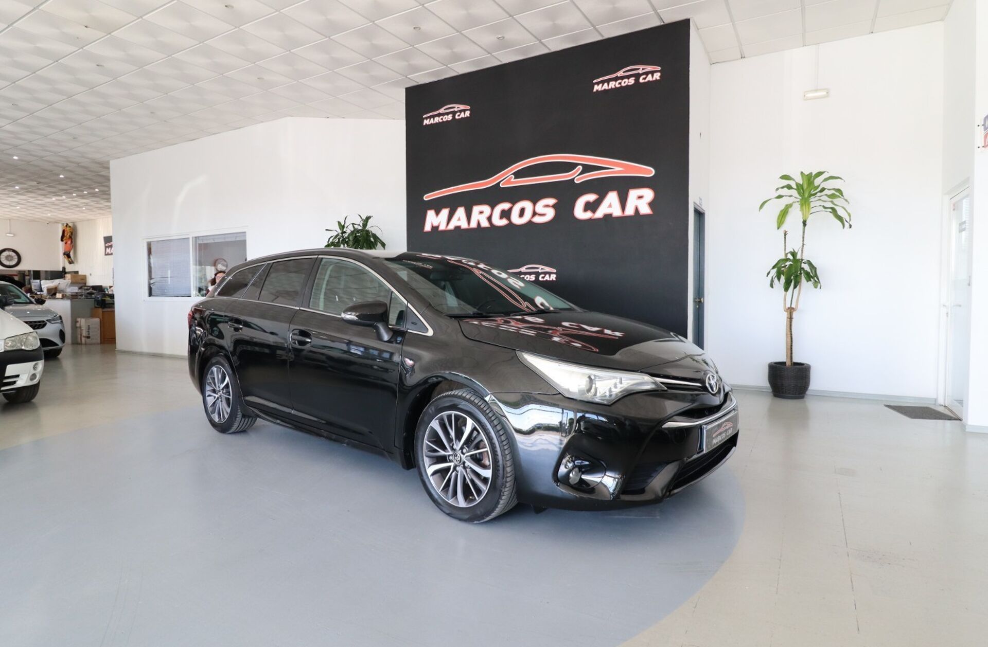 TOYOTA Avensis 1.6 D-4D Exclusive+GPS
