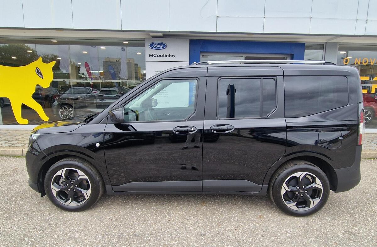 FORD Courier Tourneo  1.0 EcoBoost Titanium DCT