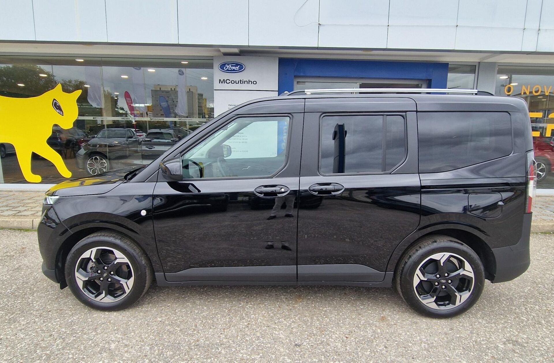 FORD Courier Tourneo  1.0 EcoBoost Titanium DCT