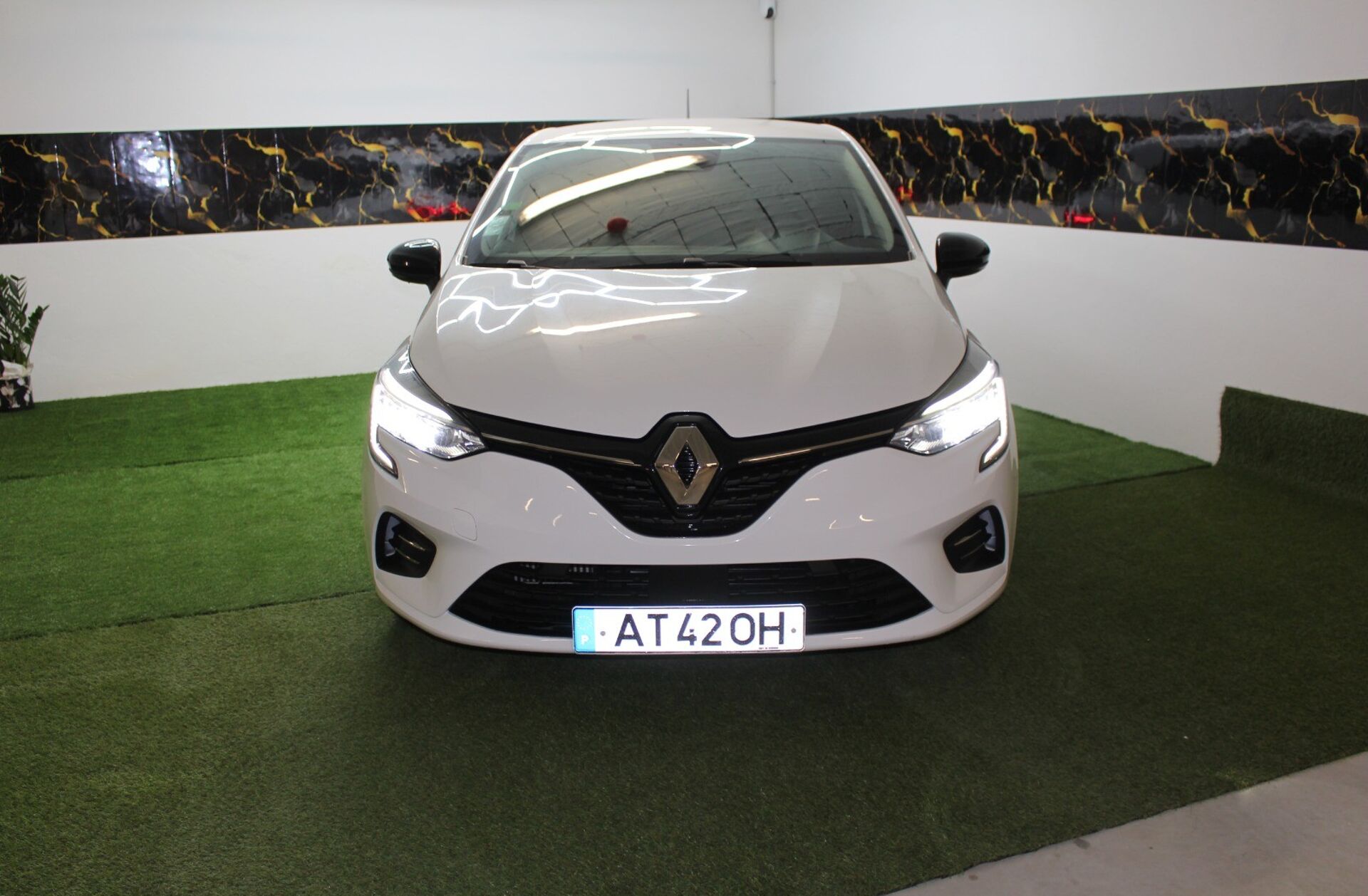RENAULT Clio 1.0 TCe Limited Bi-Fuel