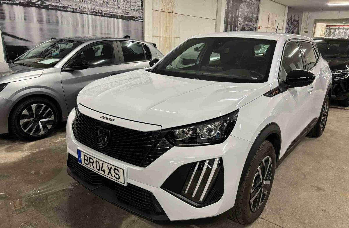 PEUGEOT 2008 1.2 PureTech Style