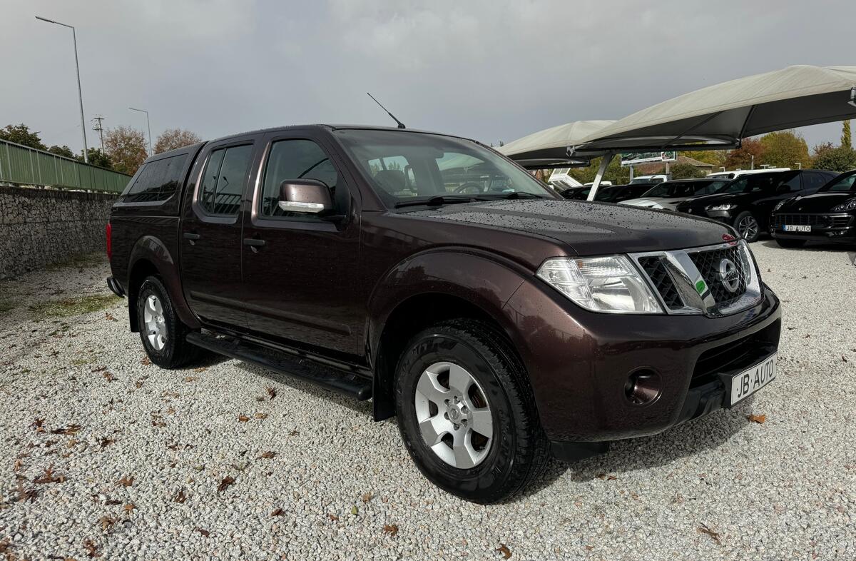 NISSAN Navara 2.5 dCi CD LE Hi-Tech 4WD