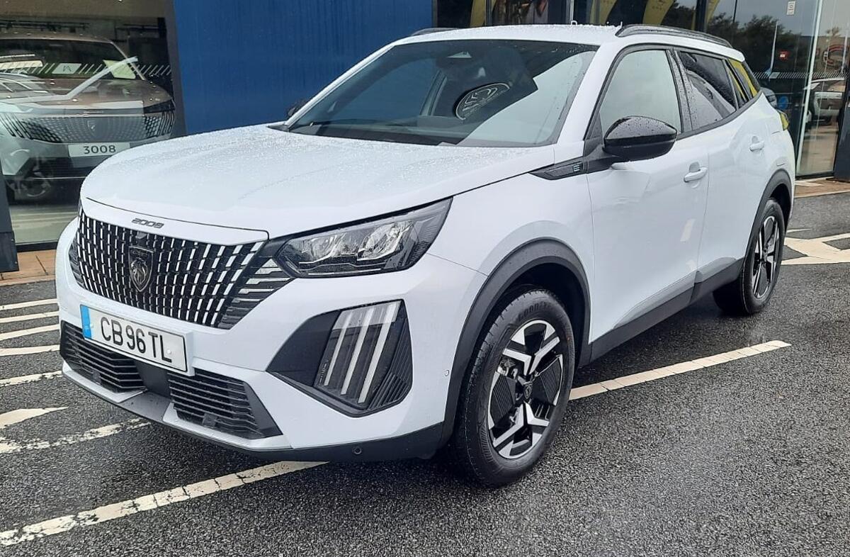 PEUGEOT 2008 e- 54 kWh Allure