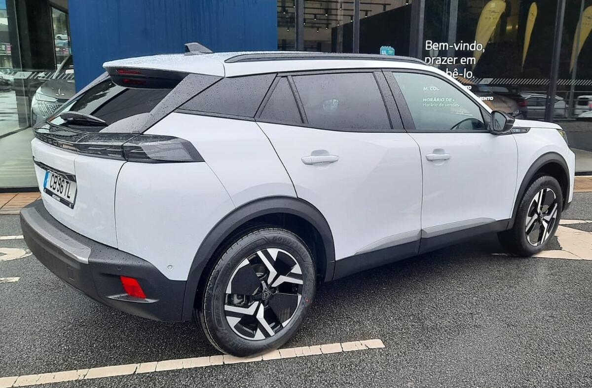 PEUGEOT 2008 e- 54 kWh Allure