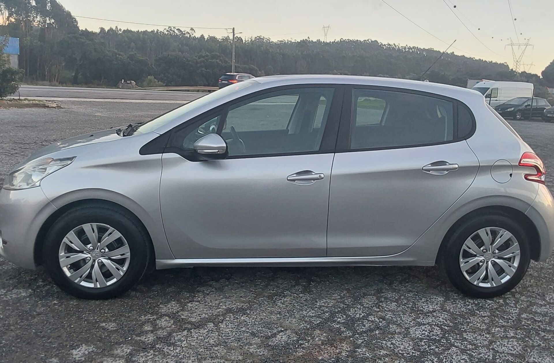 PEUGEOT 208 1.4 HDi Active