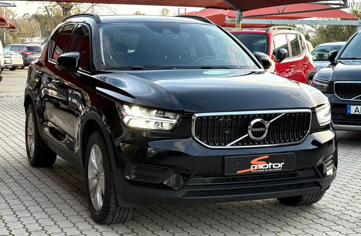 VOLVO XC40 1.5 T2 Momentum Geartronic