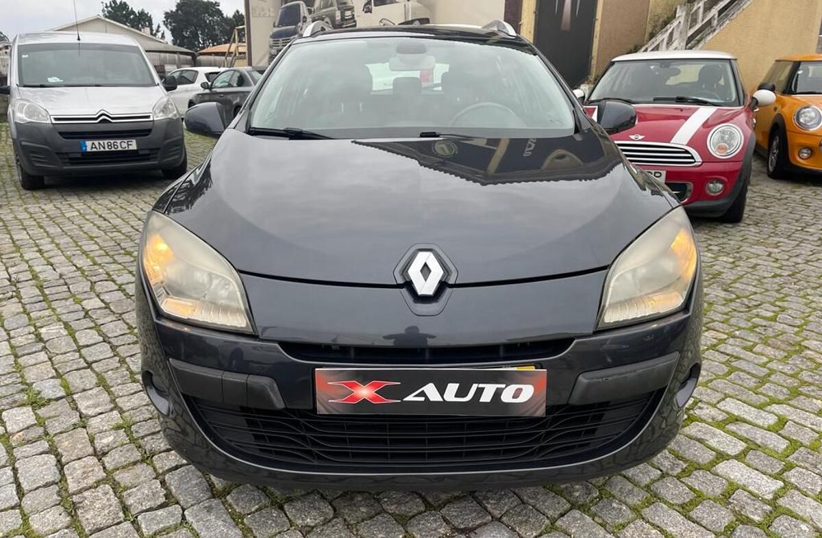 RENAULT Laguna 2.0 dCi Dynamique S CO2 Champion