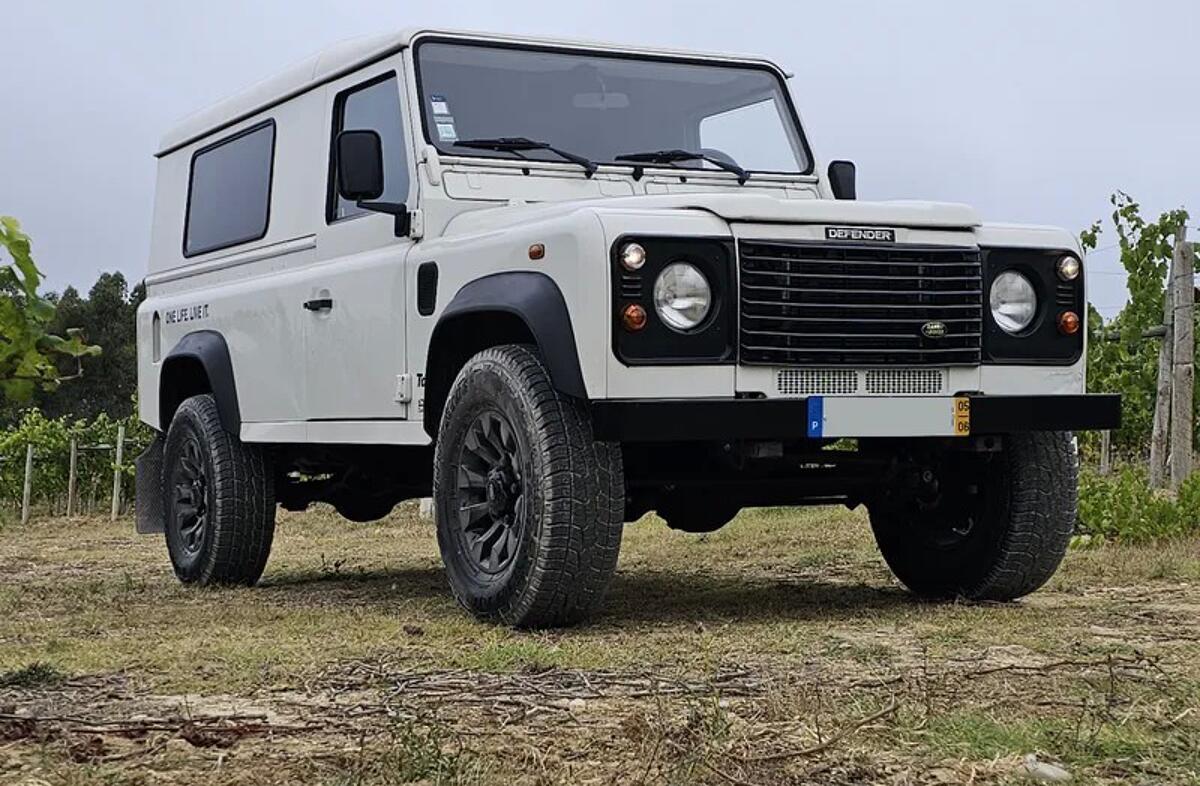 LAND ROVER Defender 90 PU 2.5 Td5 S