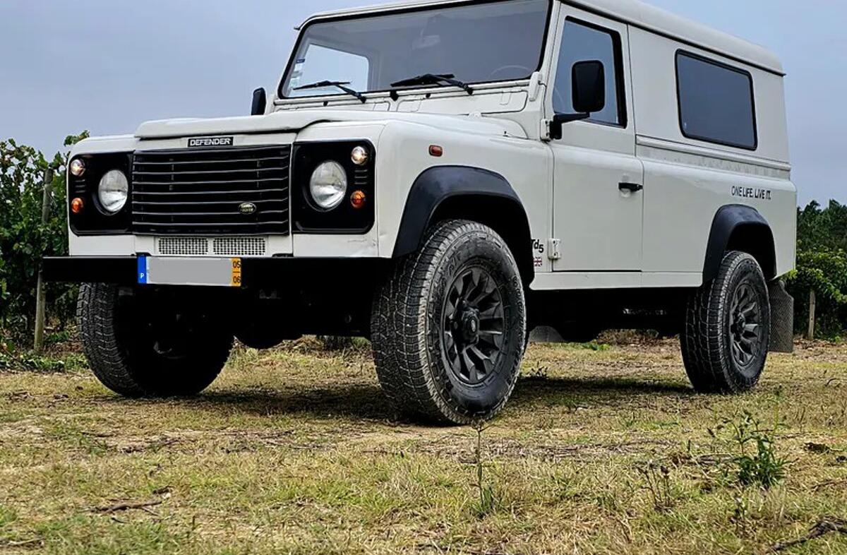 LAND ROVER Defender 90 PU 2.5 Td5 S