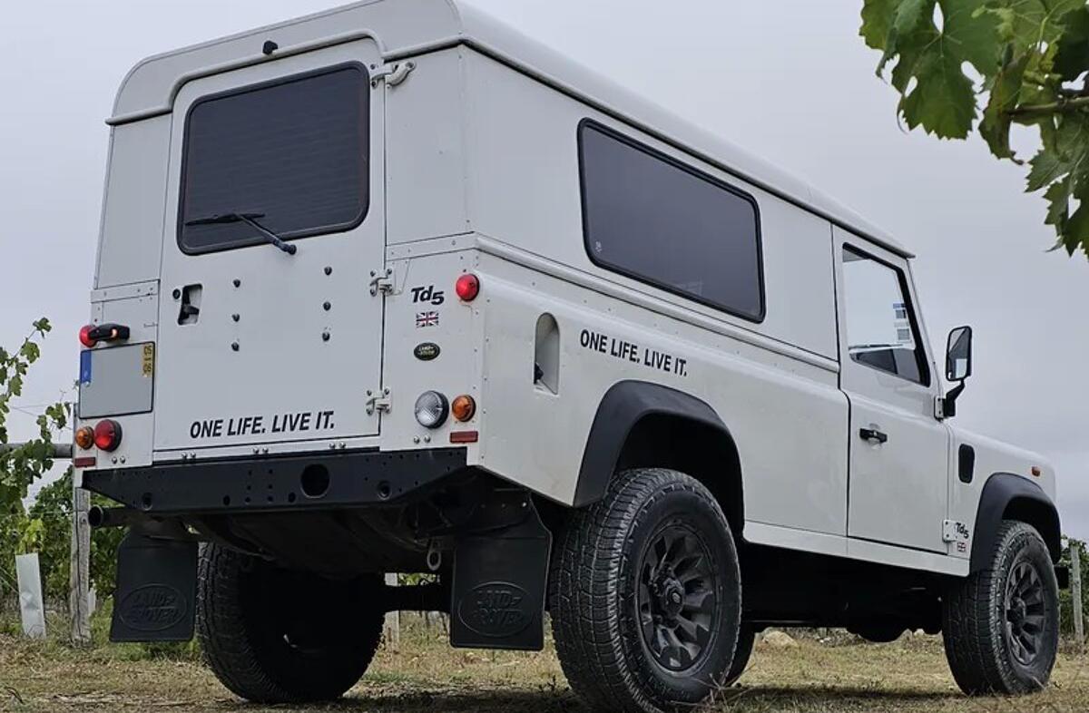 LAND ROVER Defender 90 PU 2.5 Td5 S