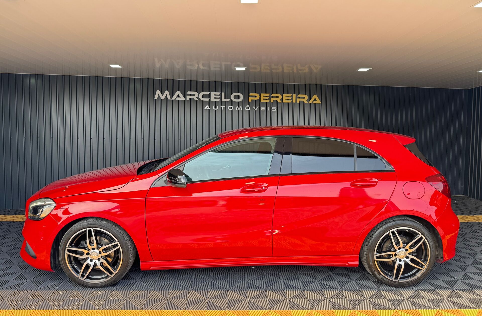 MERCEDES Classe A A 180 d AMG Line