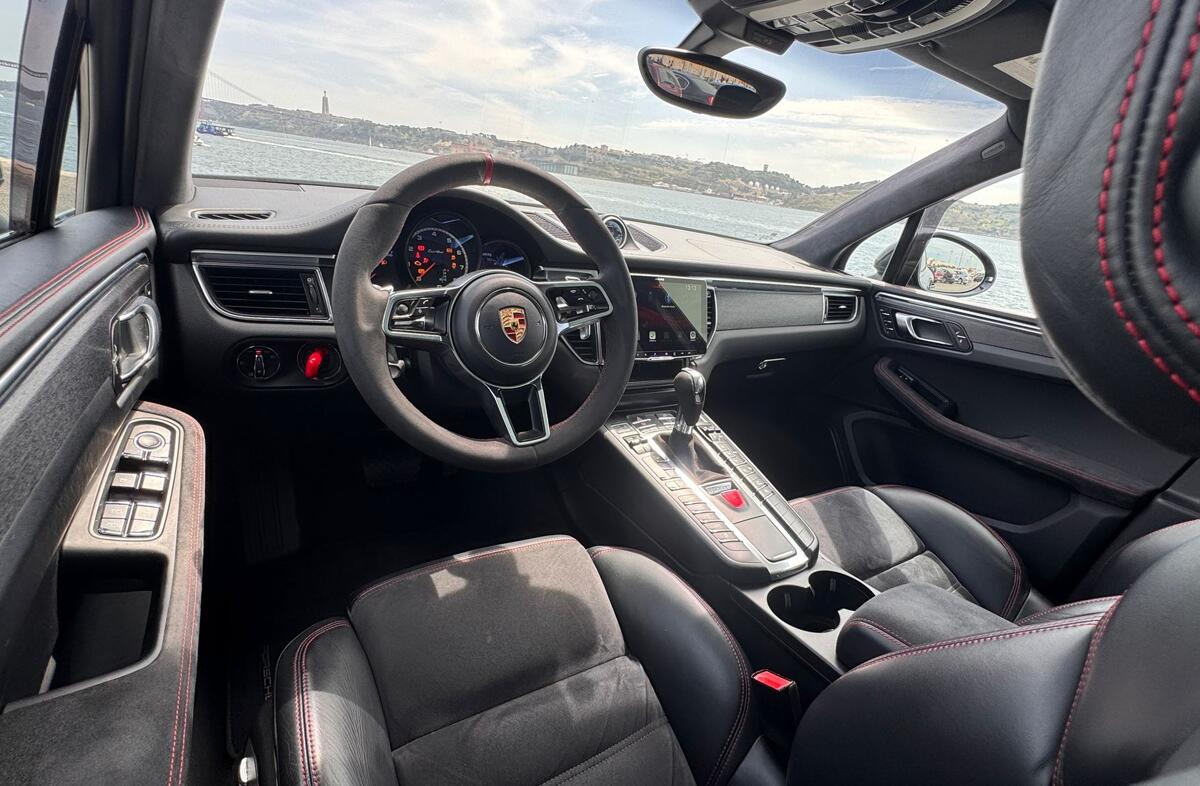 PORSCHE Macan Turbo