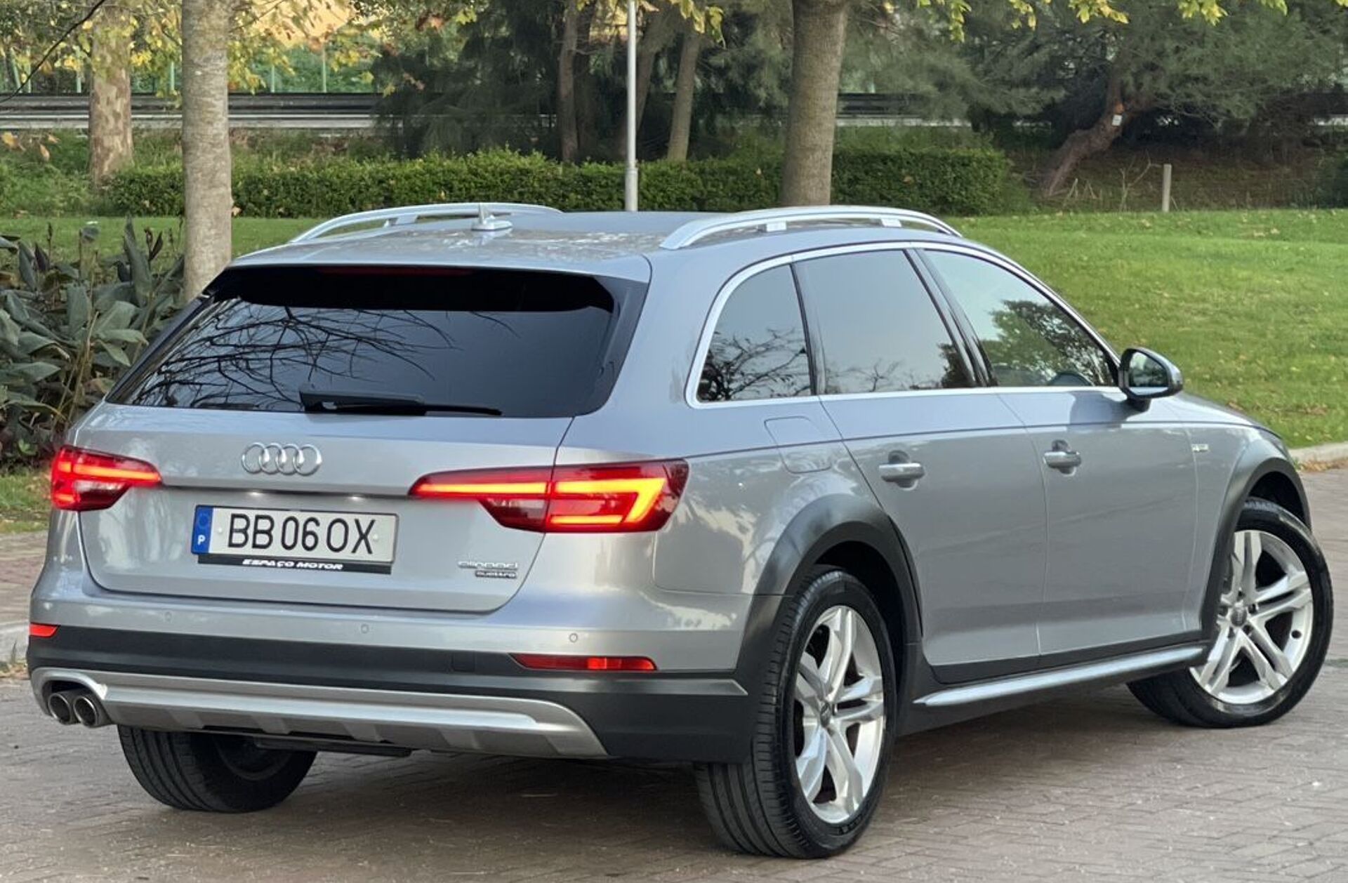 AUDI A4 2.0 TDI quattro S tronic