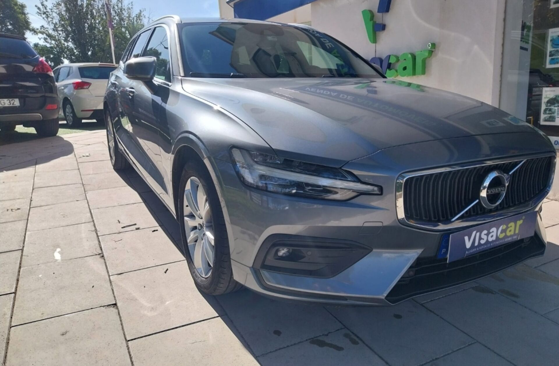 VOLVO V60 2.0 B4 Momentum Geartronic